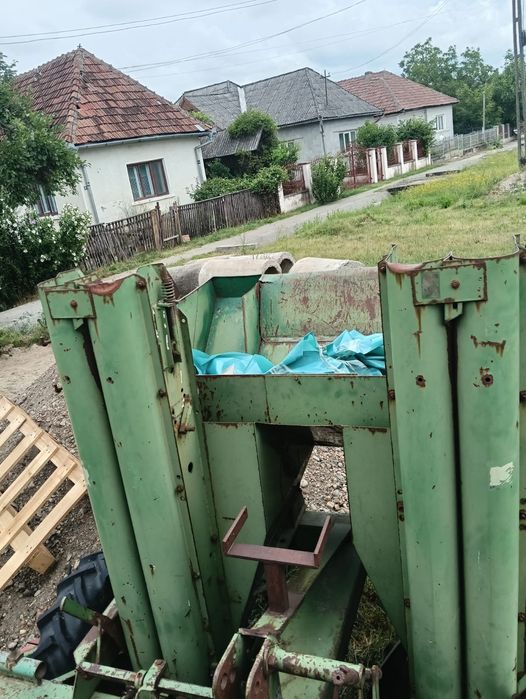 Vând mașină de pus cartofi