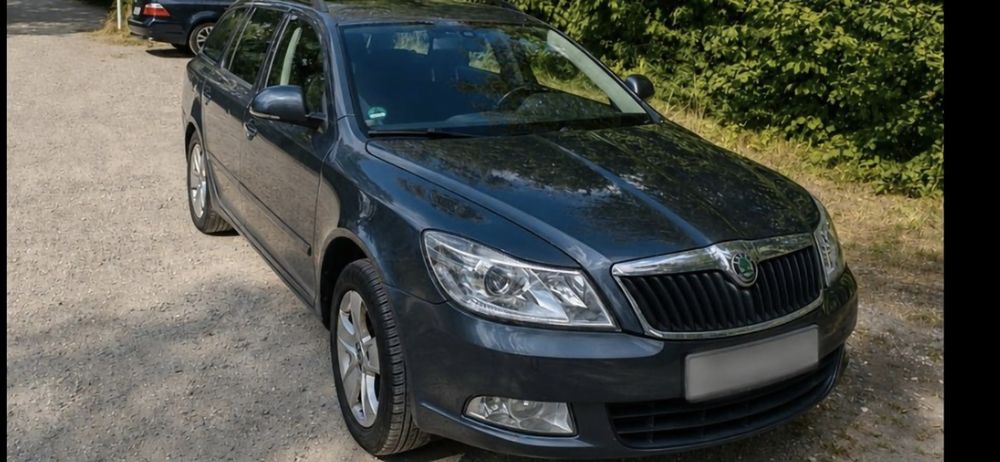 SKODA Octavia 2011 — imagine 1