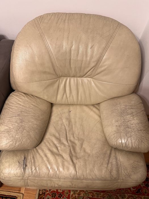 Кожаное кресло отдам