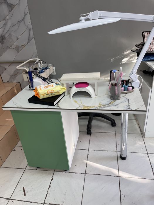 Срочна продам маникюрный стол