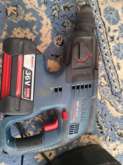 Încărcătoare și baterii scule electrce