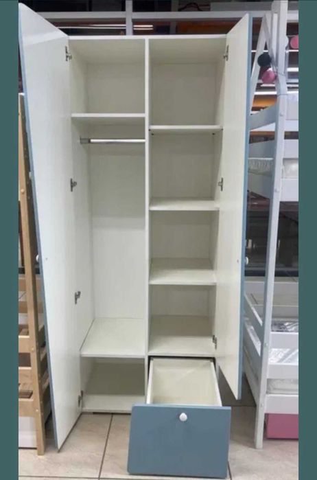 Бесплатно отдаем детский шкаф