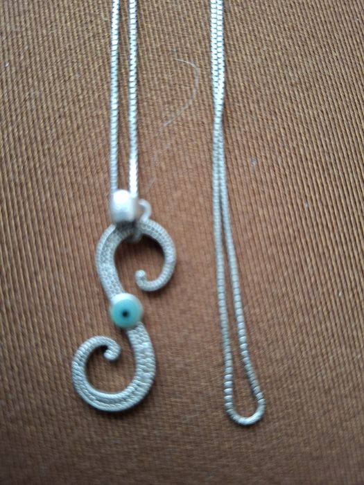 Сребърни бижута,колие с полускъпоценни камъни.