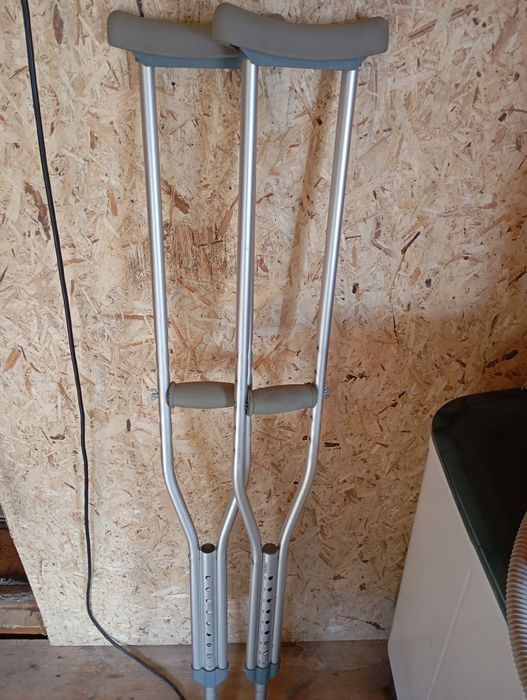 Продам костыли б/у