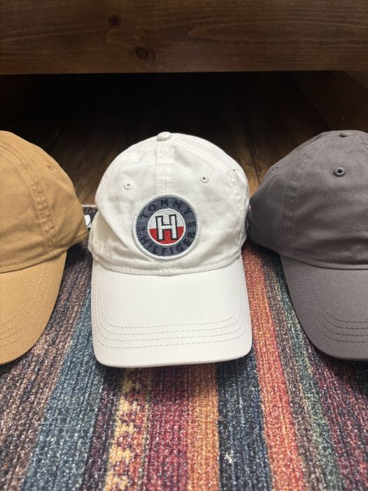 Новые бейсболки Tommy Hilfiger