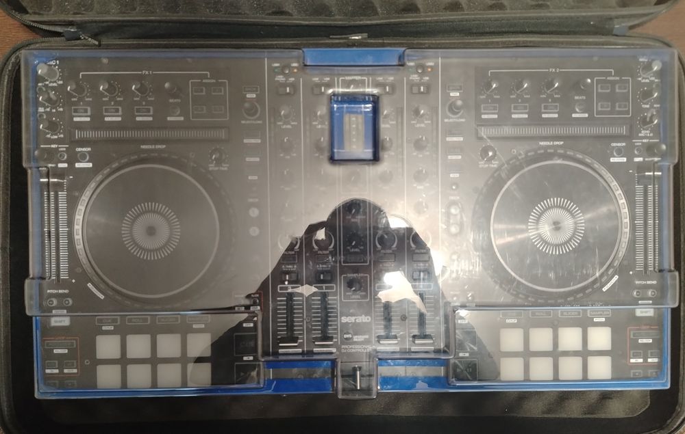 Vând consola Dj Denon mc7000
