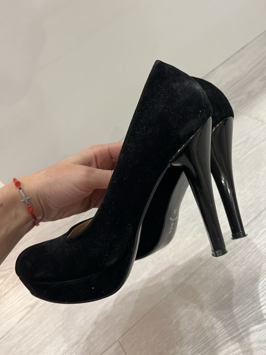 Дамски велурени обувки на ток 36 номер