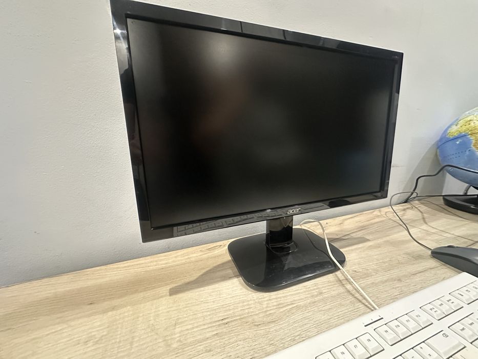 Монитор Aser LCD