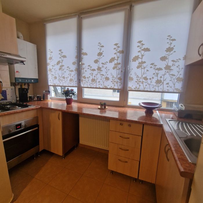Închiriez apartament 4 camere