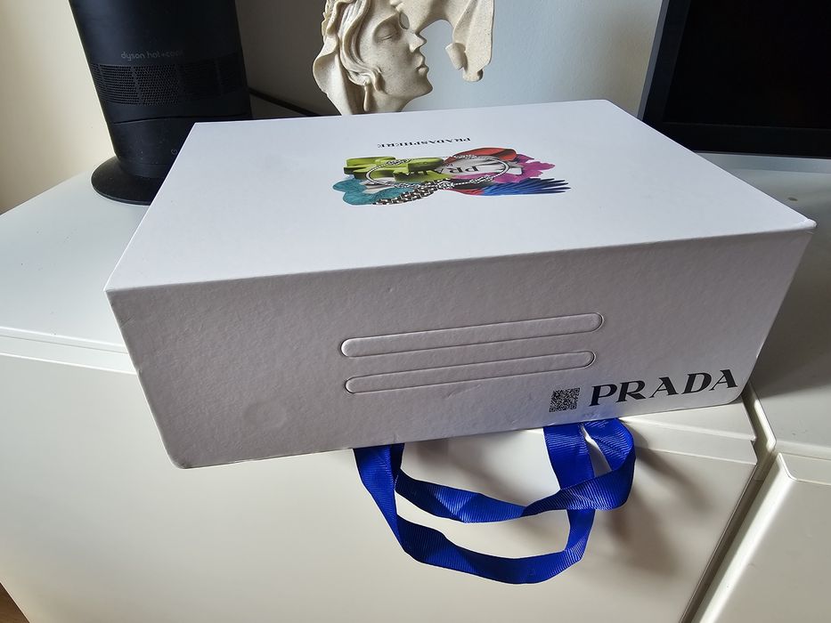Мъжка чанта Prada със заключващ механизъм