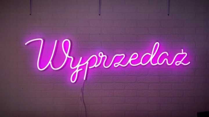 неоновая реклама