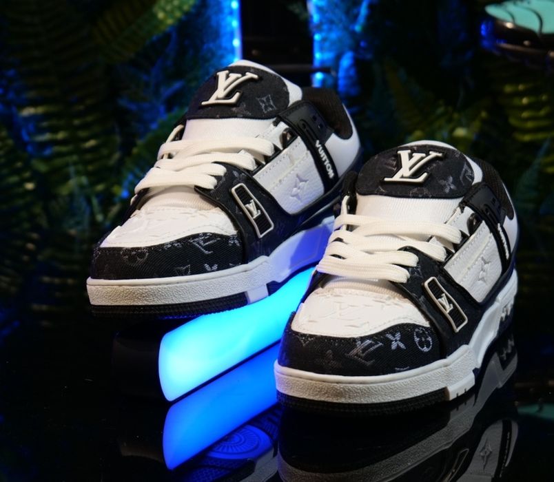 Louis Vuitton Унисекс Налични в Четири цвята