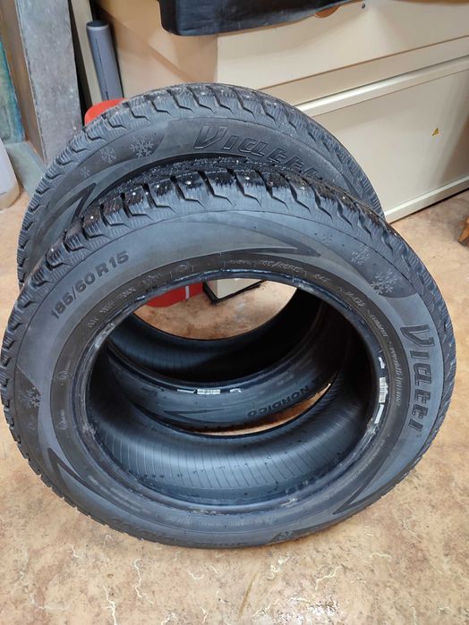 Продам зимнюю резину.