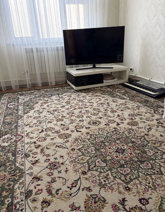 Продам ковер 3/5 в хорошем состоянии