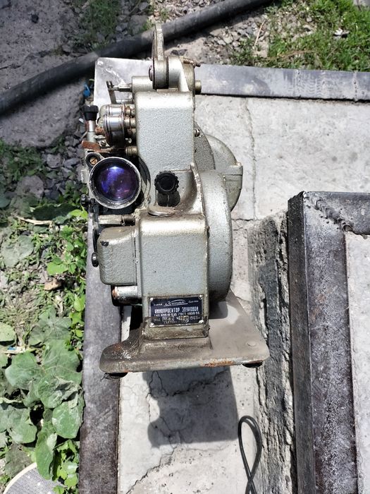 Продается кинопроектор