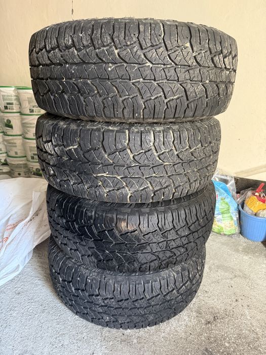 Продам комплект шин