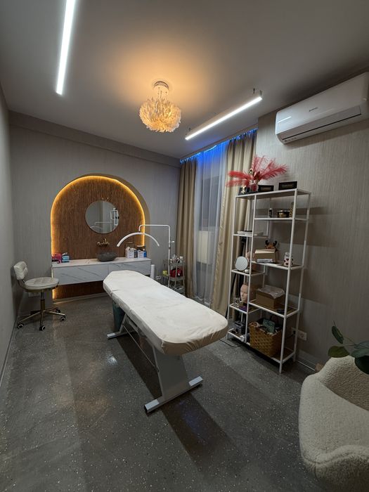 Afacere la cheie salon infrumusetare  UNIVERSITATE