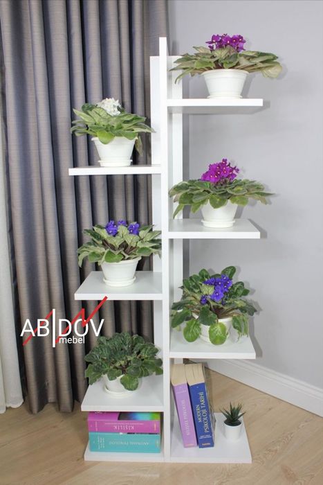 Стеллаж можно использовать как в детской комнате, так и в прихожей