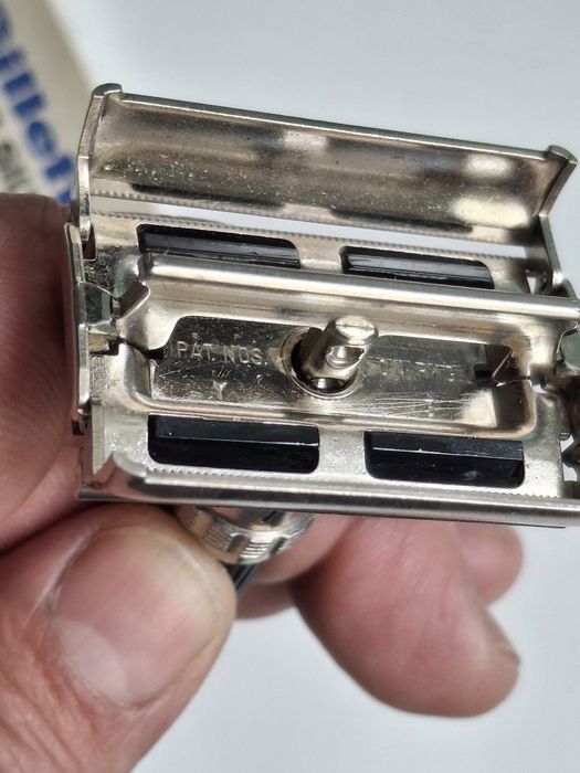 Aparat ras Gilette Black Beauty