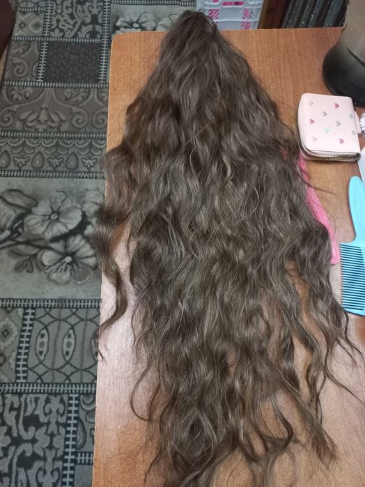 Волосы хвост на заколке