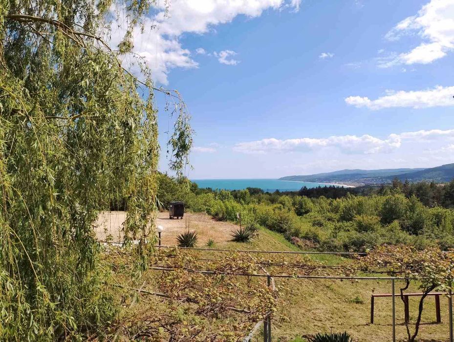 Парцел за вила с най-красивият изглед планина-море. ПУП, трафопост.