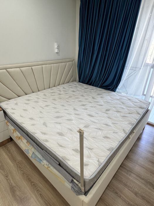 Продается Матрас 200х200