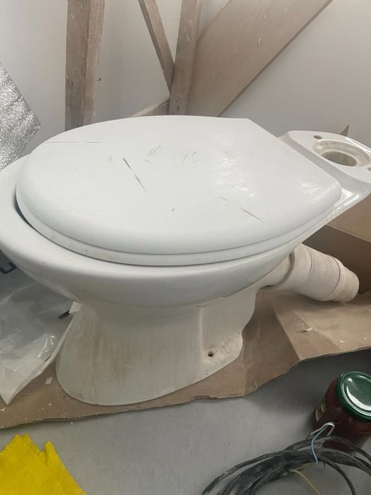 Продам б/у унитаз и козел