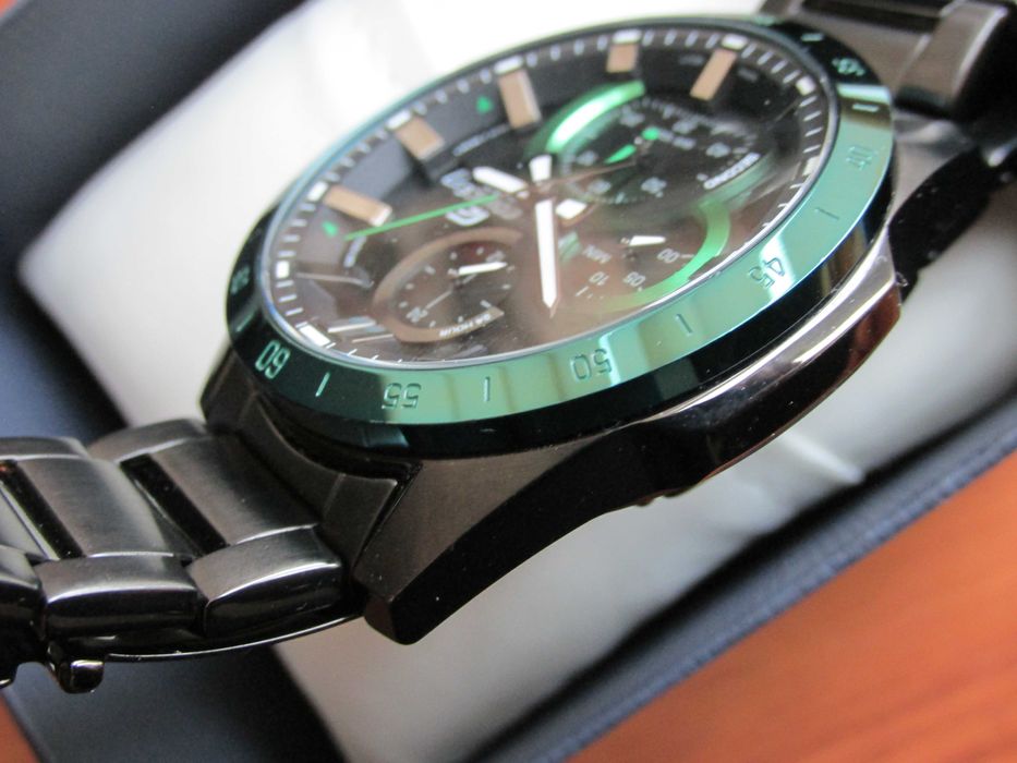 Casio EFR-571DC-1AV EDIFICE 100M Касио като нов