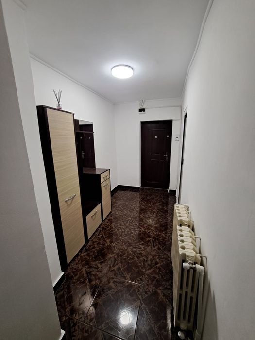 Închiriez apartament 2 camere în Mangalia – loc de parcare