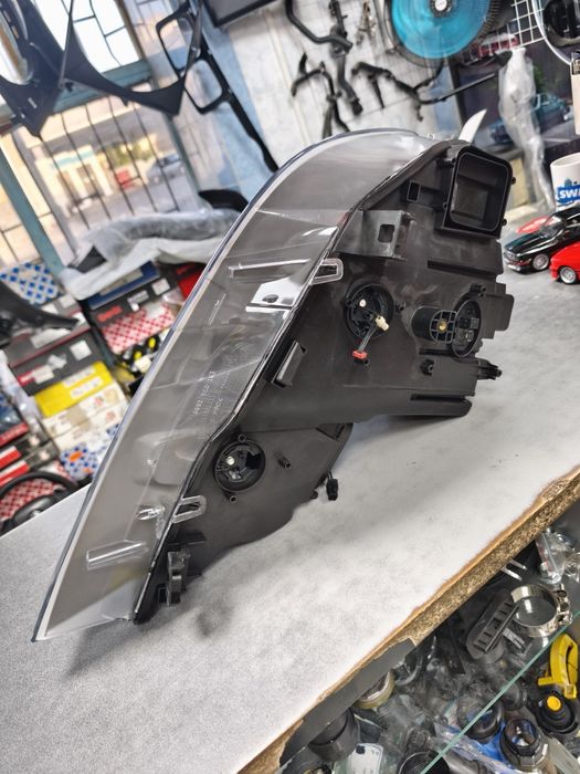 Фара левая BMW E70 рестайлинг