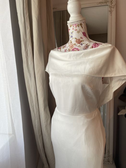 Rochie de mireasa Asos, sirena cu decolteu barca si maneca scurta, marimea L
