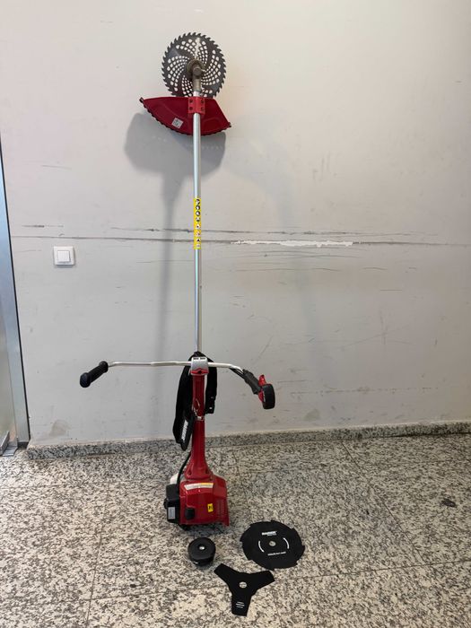 Коса бензинова с нож и корда 1.8kW RD-GBC15