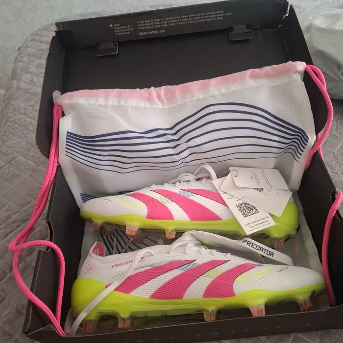 Футбольные бутсы