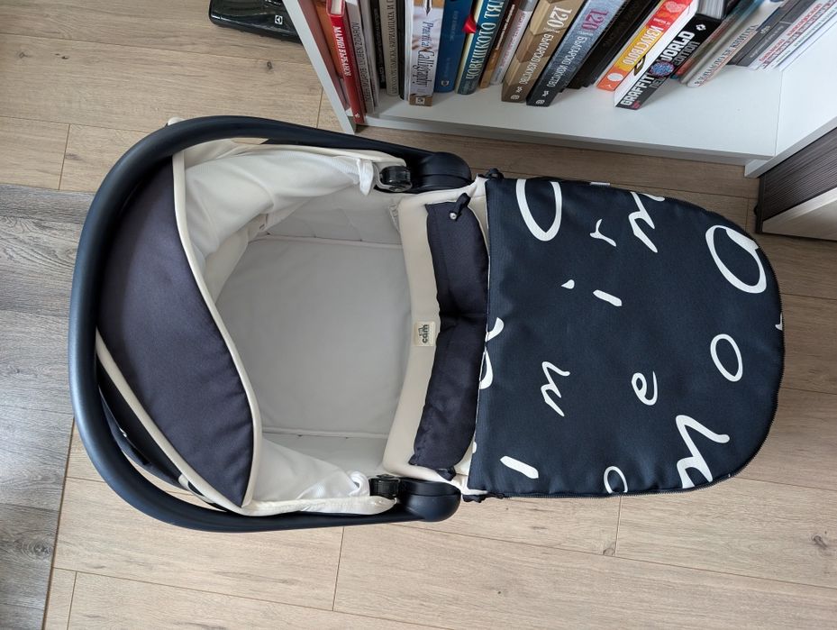 Продавам детска количка CAM fluido 3 в 1