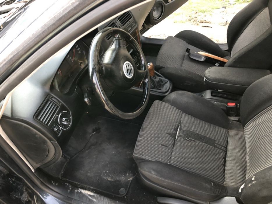 Vw bora 2.3 само на части