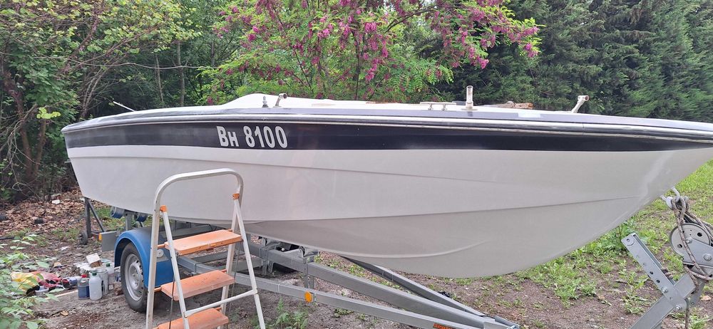 Лодка Almarine Antwerp , Yamaha 50, колесар