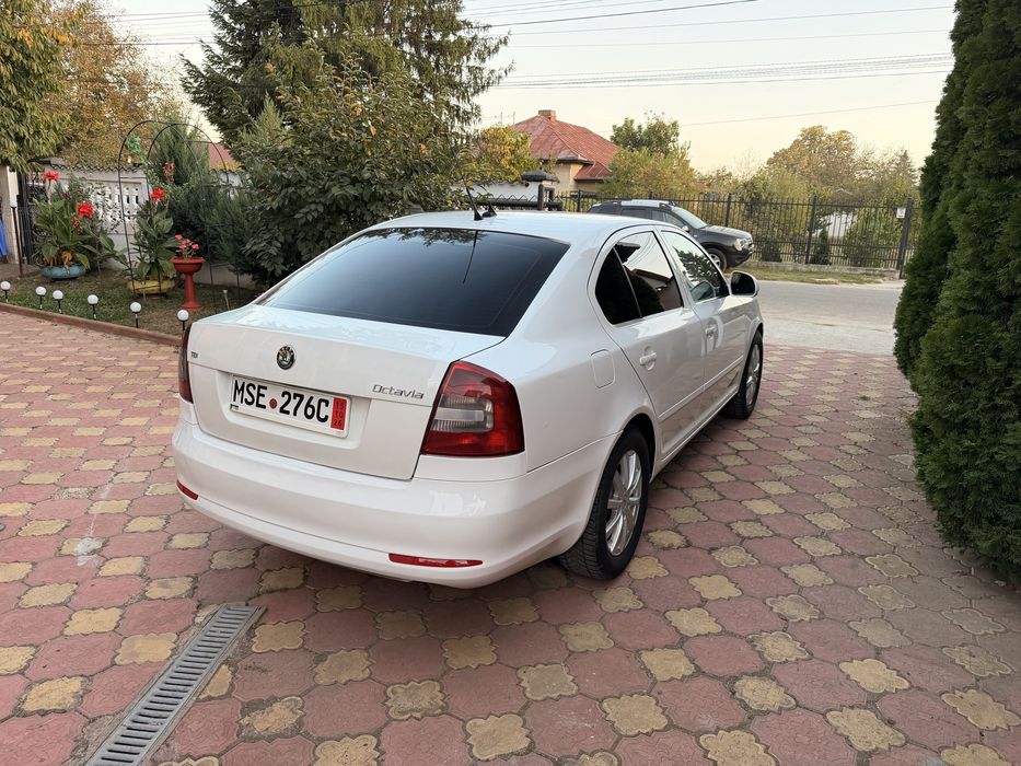 SKODA Octavia 2011 — imagine 3