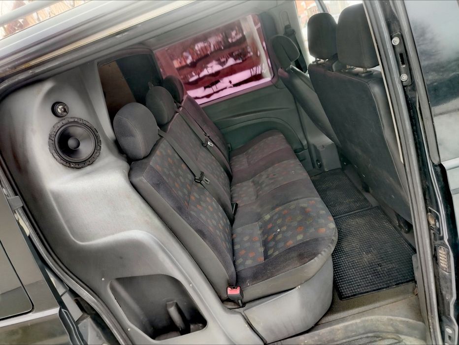 Vând Mercedes vito autoutilitara motor de 3000 cm