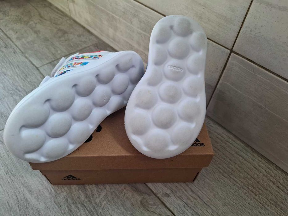 Детски обувки Адидас обувани веднъж