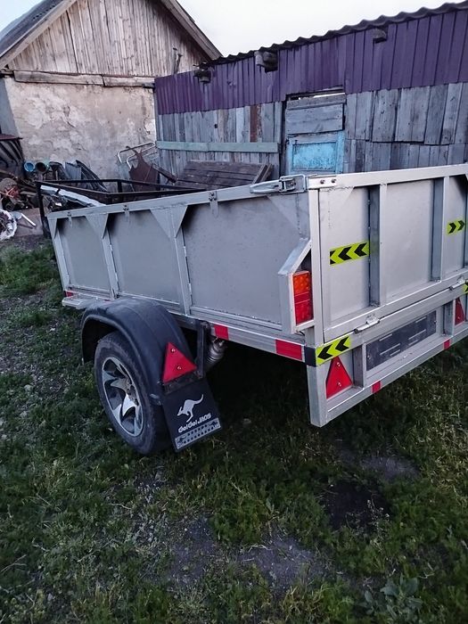 Продам прицеп новый