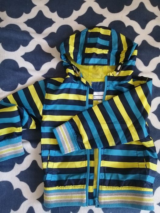 Продам ветровку на мальчика