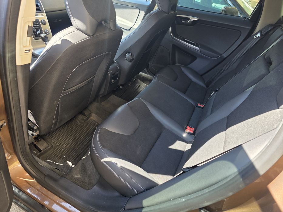 Volvo xc 60 , an 2013/ 2.0  5 cilindrii SERVISAT.Citeste!