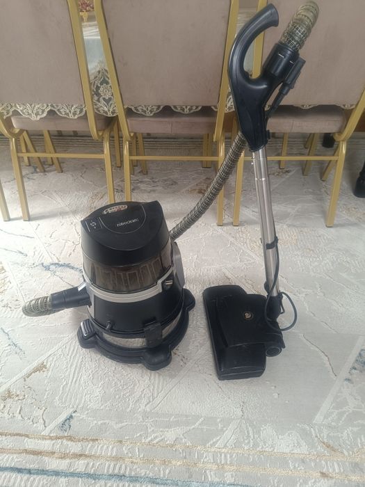 Мощный пылесос моющий с аквафильтром Aura Roboclean 114F  Доставка.