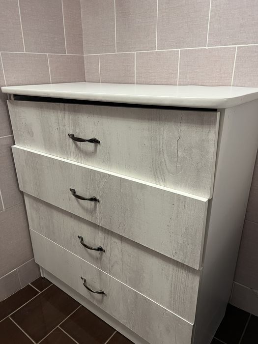 Продам комод материал в светлом оттенке