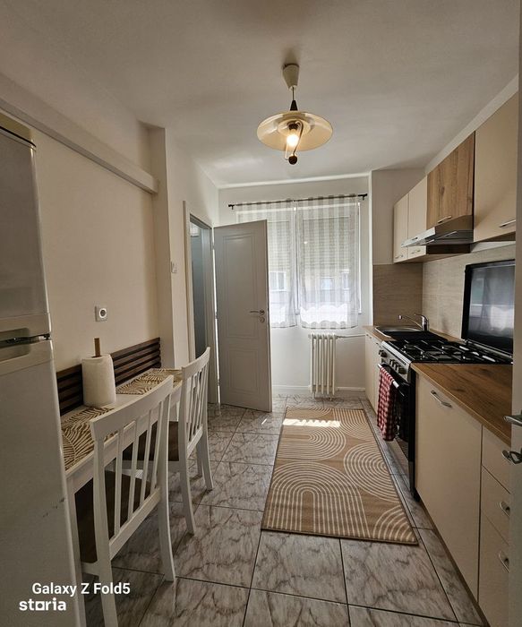 Apartament cu 3 camere de închiriat – str. Cazaban Iosia