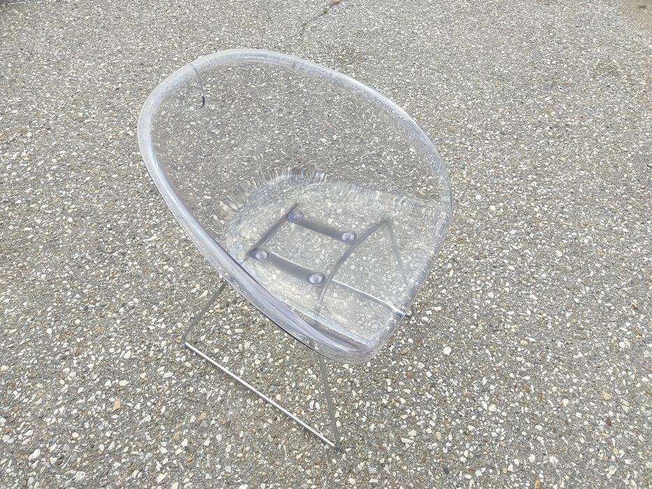 Стол прозрачен пластмасов