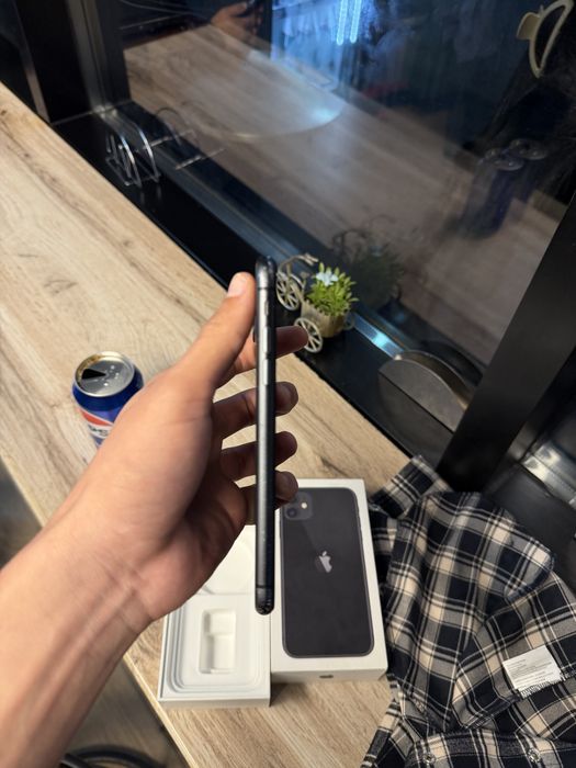 Продам IPhone 11, 128gb