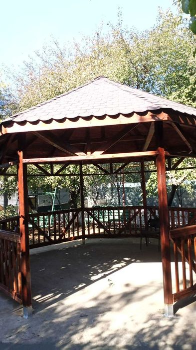 Foisoare, Terase, Cabane stil A-Frame si Case din structura de lemn