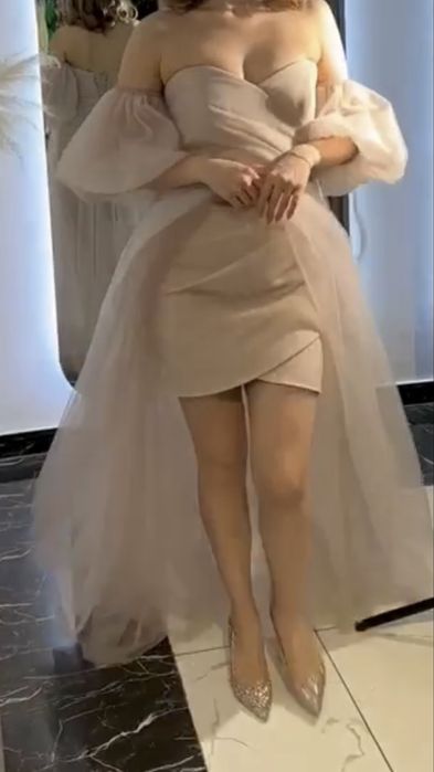 Платье светло-розового цвета