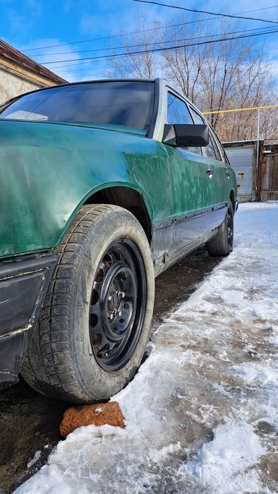 Мерседес 124 универсал 2.3